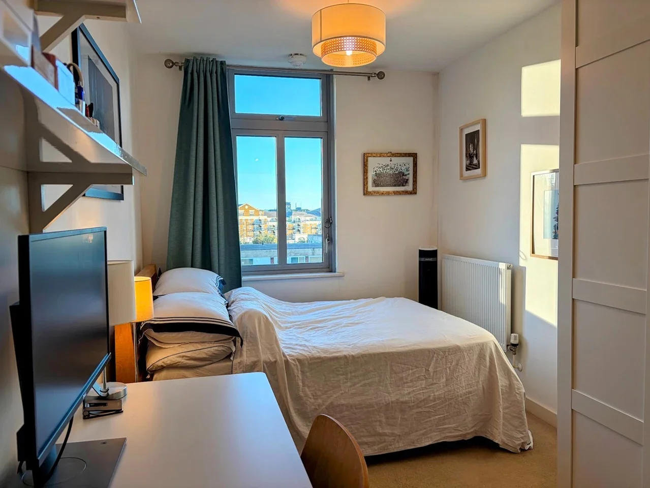 Flat Salton Square in Greater London