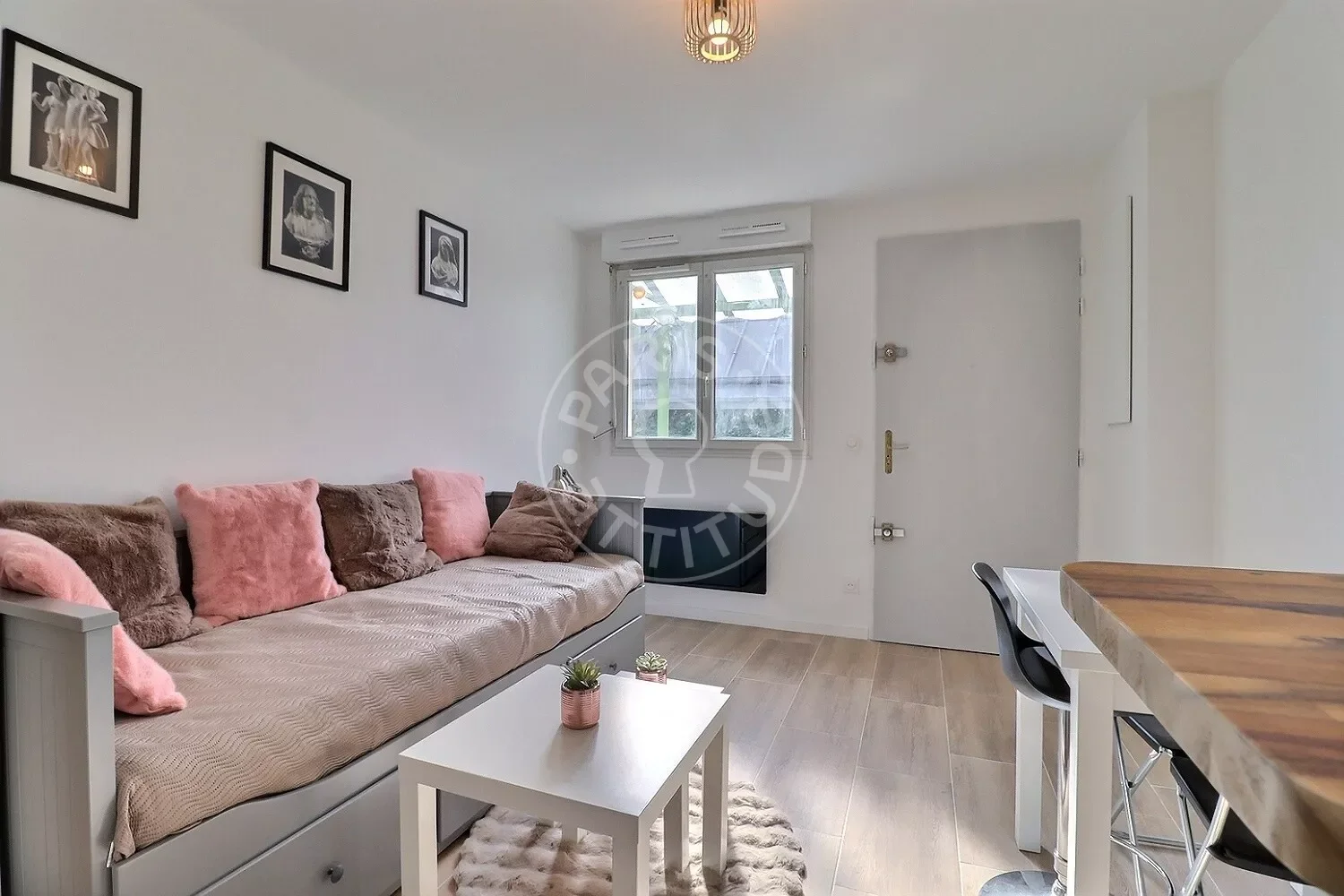 Appartement Rue du Buisson Saint-Louis à Paris