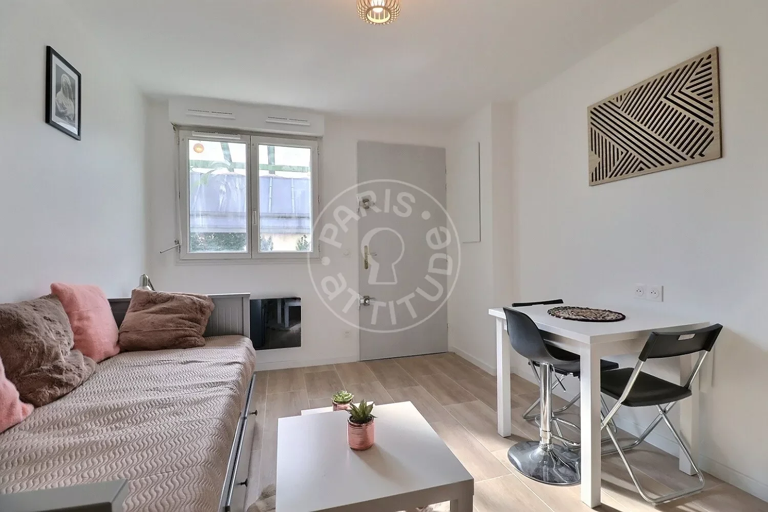 Appartement Rue du Buisson Saint-Louis à Paris