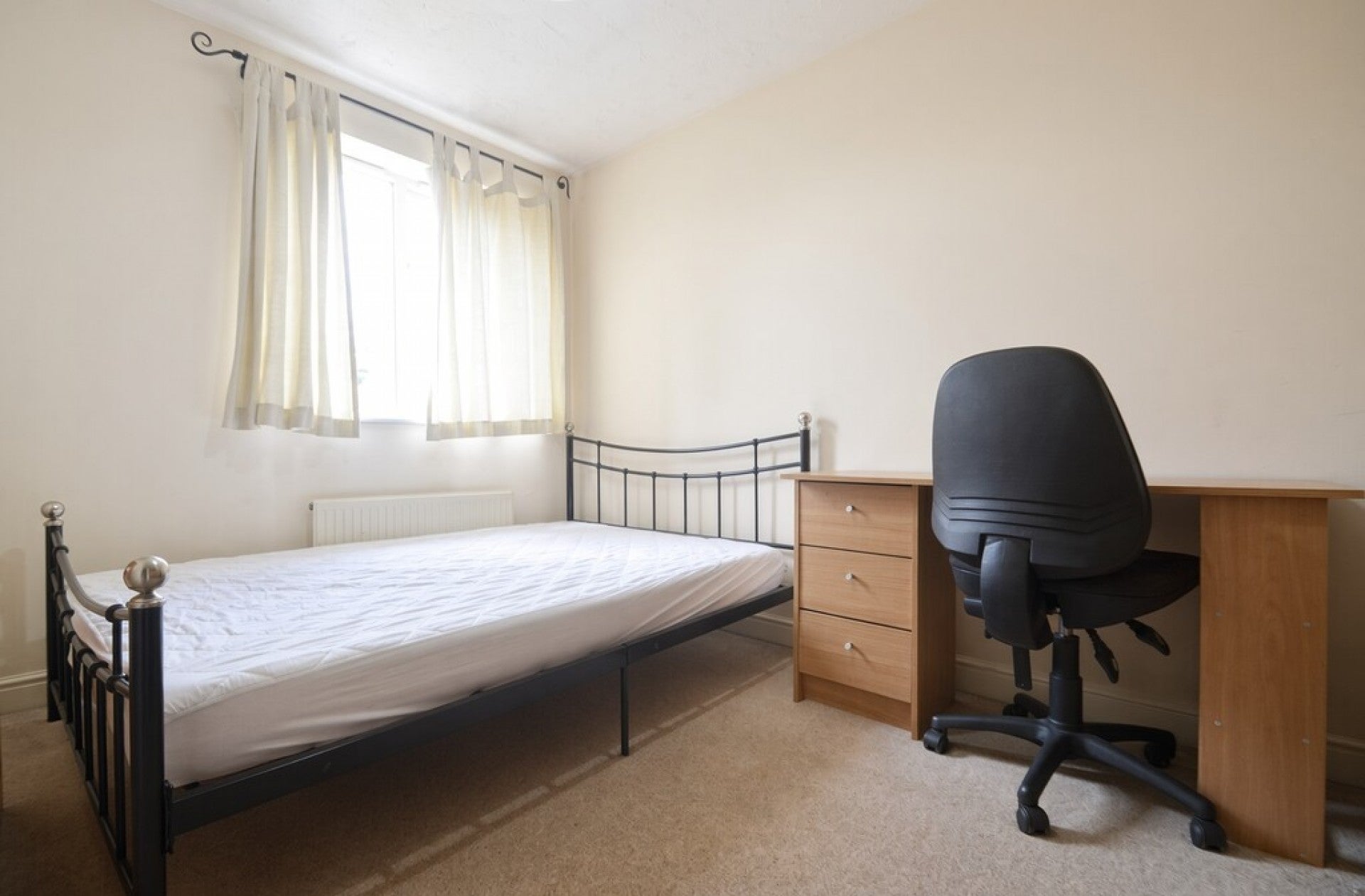 Room Nightingale Shott in Borough of Runnymede