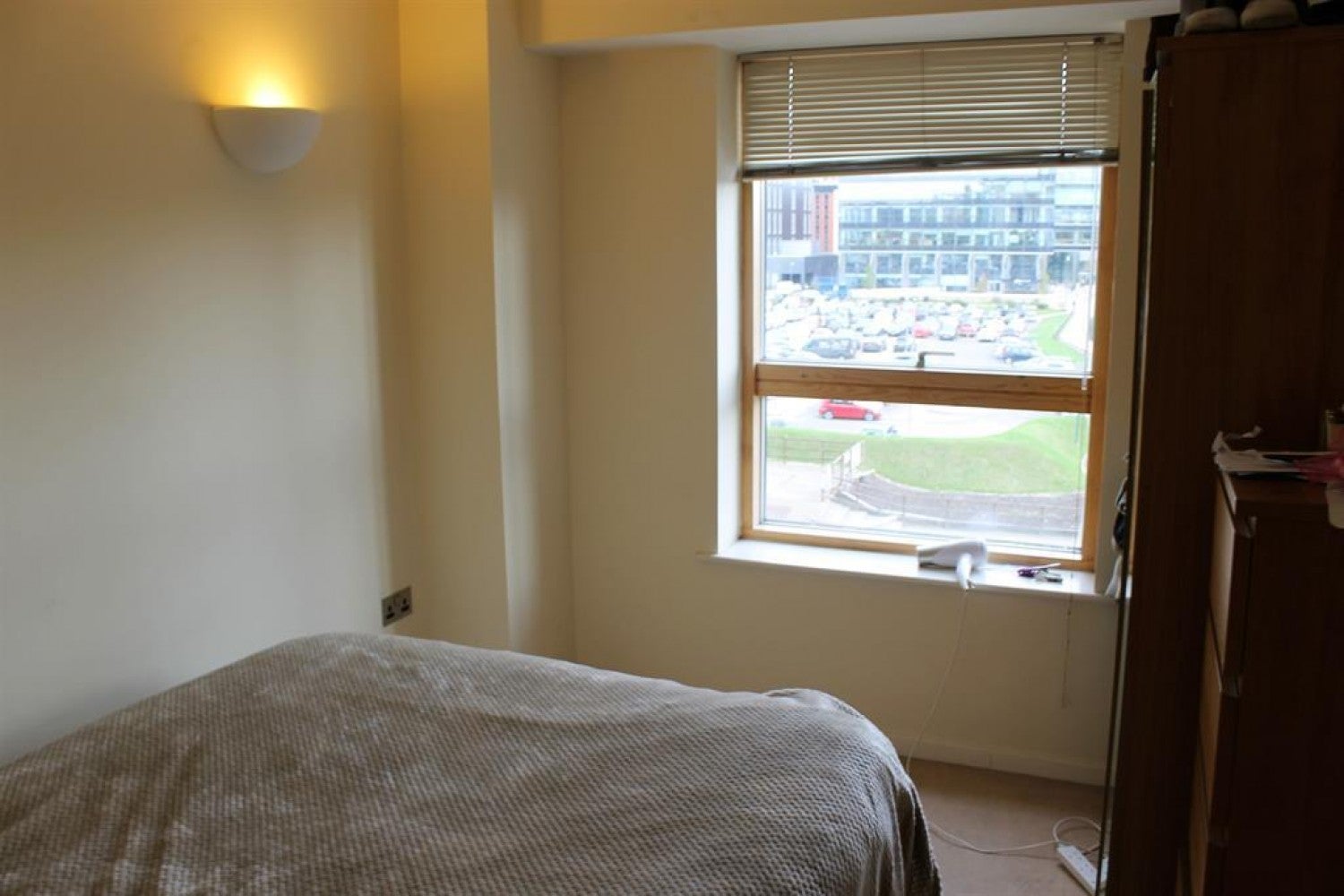 Flat Riverside Way in Leeds