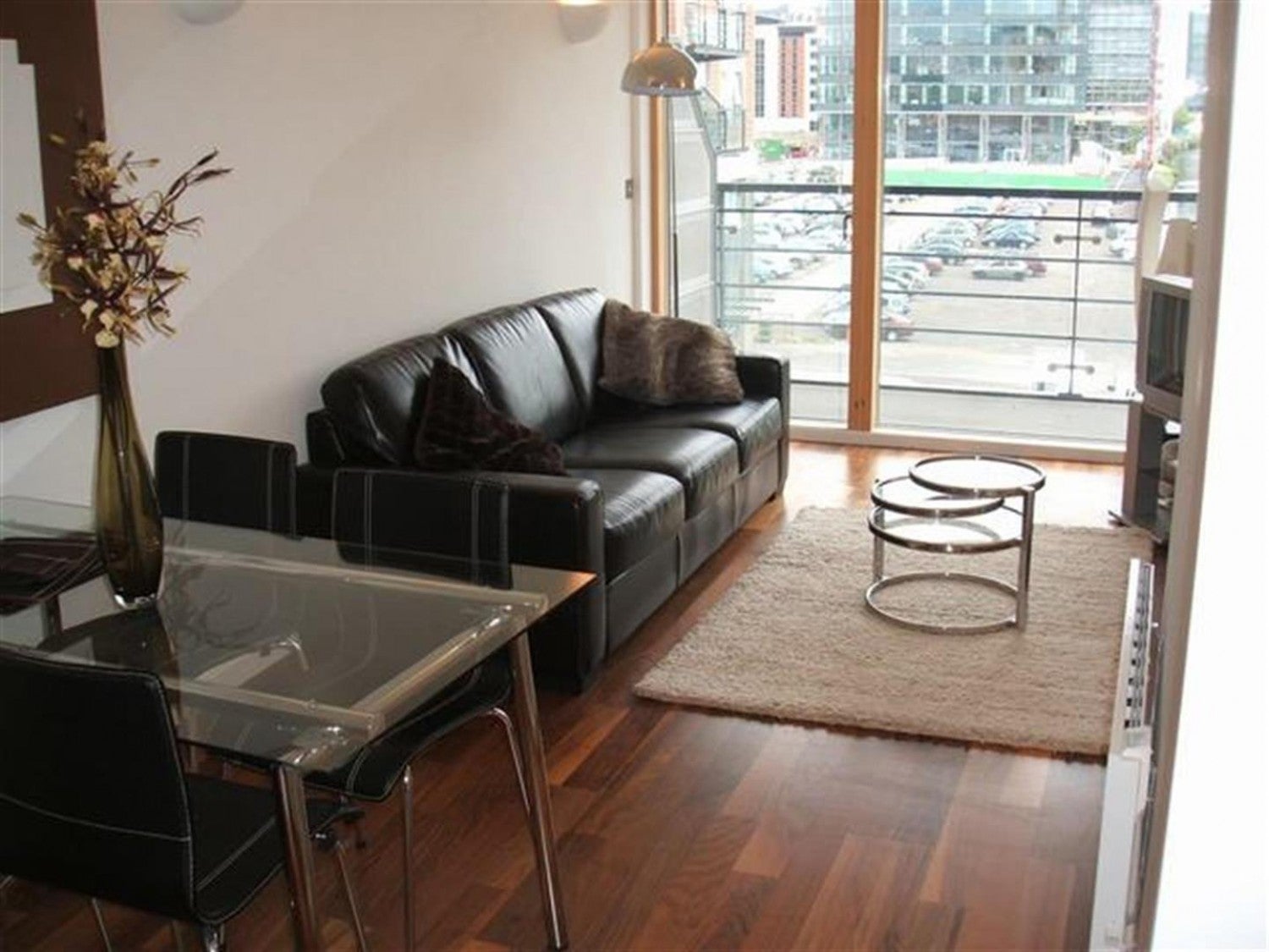 Flat Riverside Way in Leeds