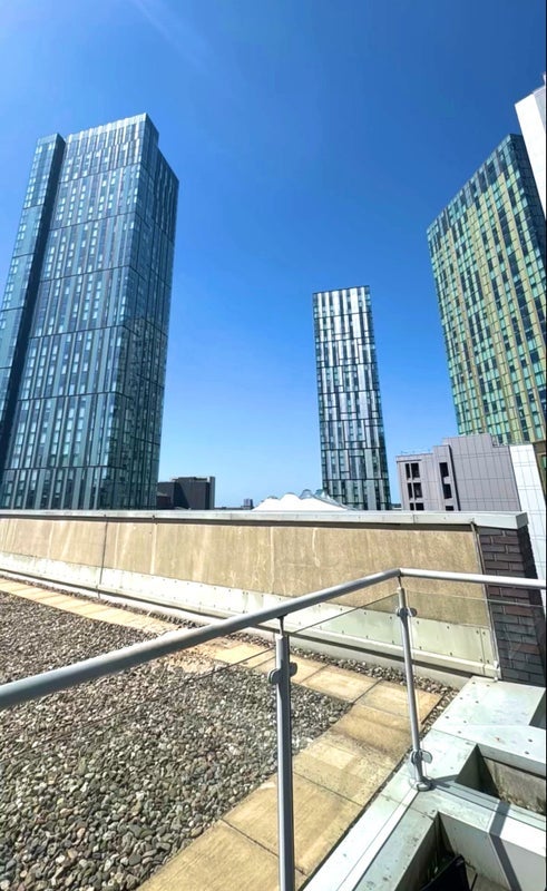 Room New Bridge Street in Salford