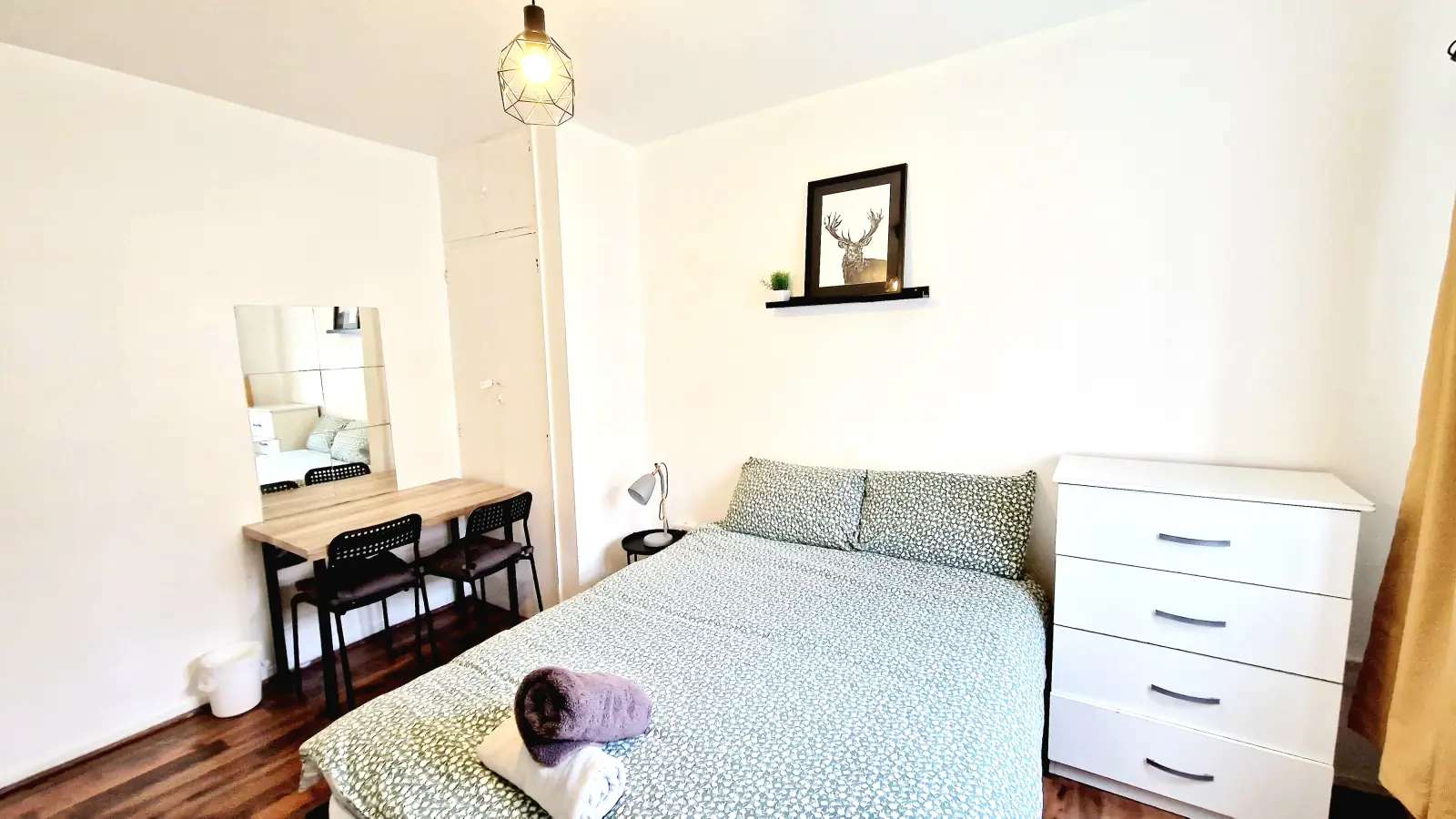Room Shandy Street in Greater London