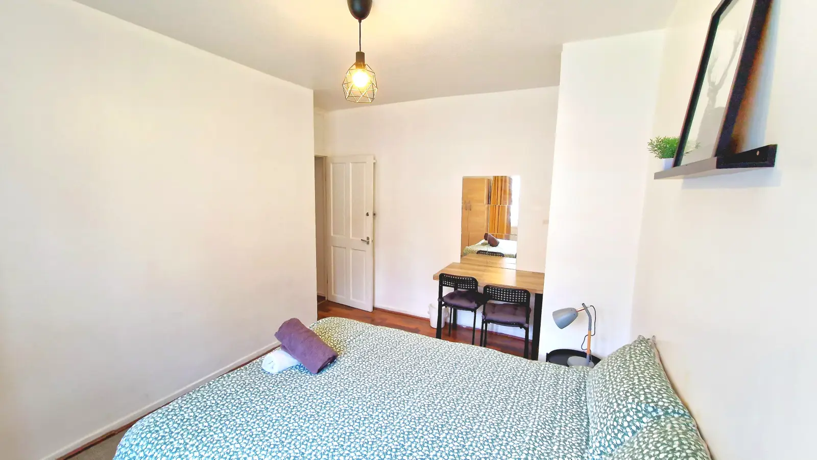Room Shandy Street in Greater London