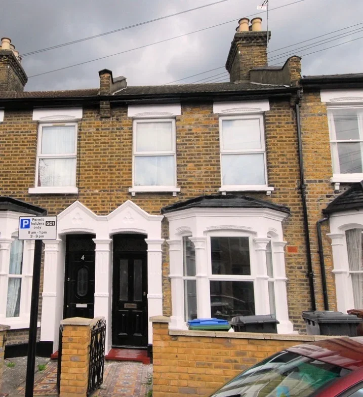Flat Selby Road in Greater London
