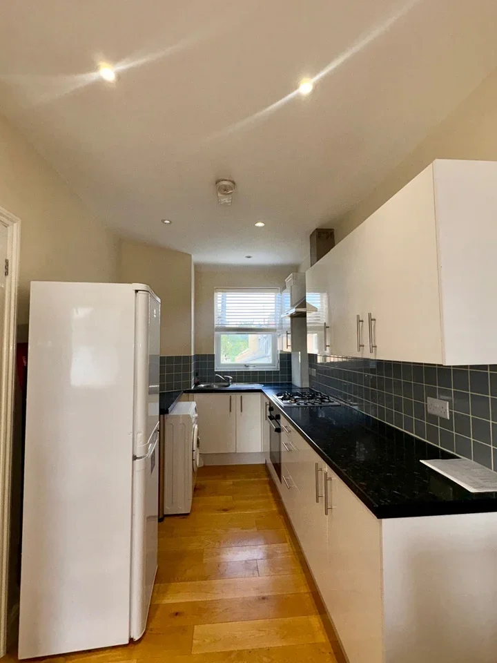 Flat Selby Road in Greater London