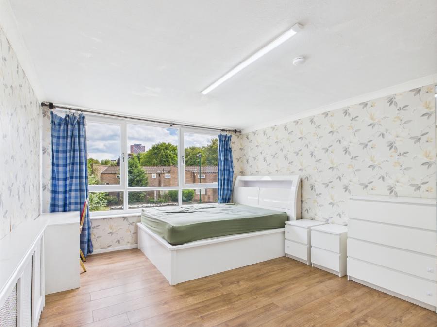Room Sherborne Grove in Birmingham