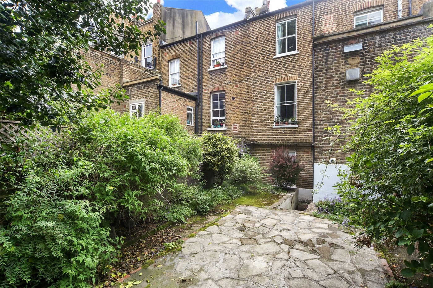 Flat St. Stephen's Avenue in Greater London