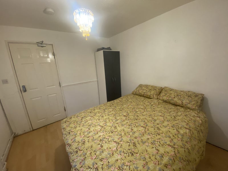 Room Bromwich Walk in Birmingham