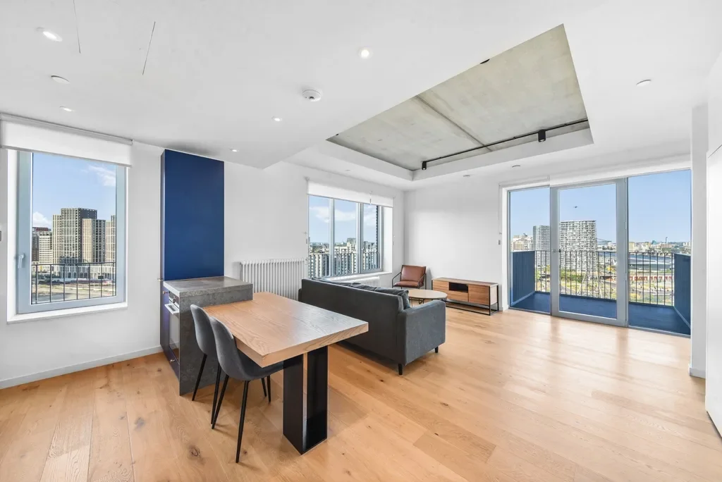 Flat Castle Slip in Greater London