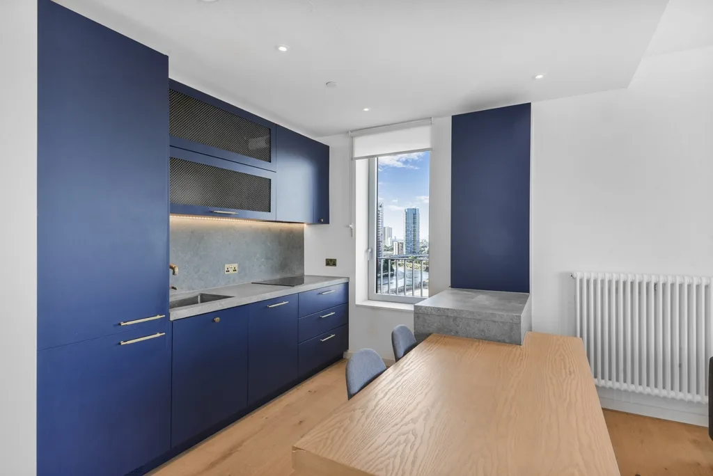 Flat Castle Slip in Greater London