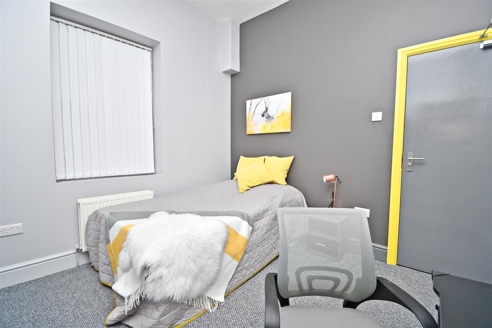 Room Pedder Street in Preston