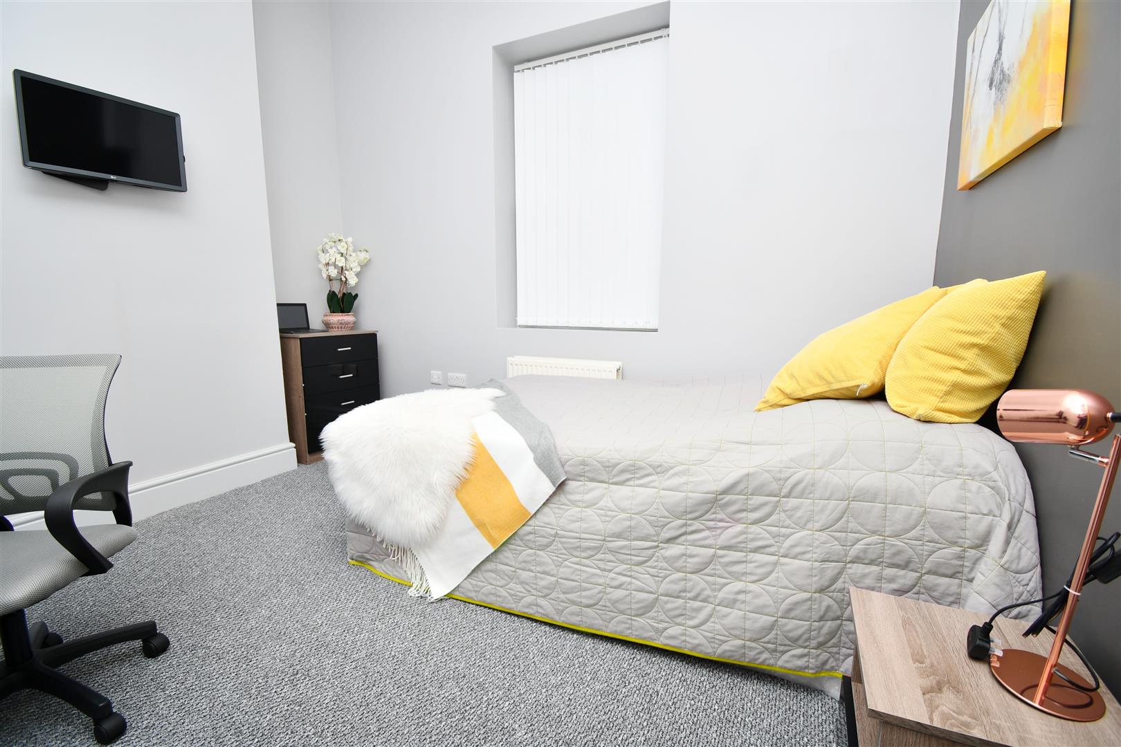 Room Pedder Street in Preston