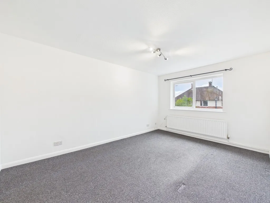 Flat Bennetts Road in Horsham