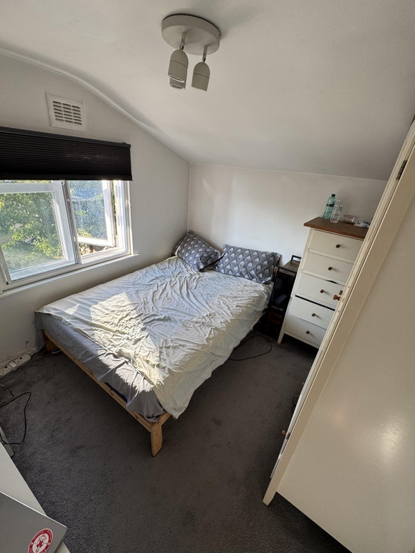 Room Abbey Grove in Greater London