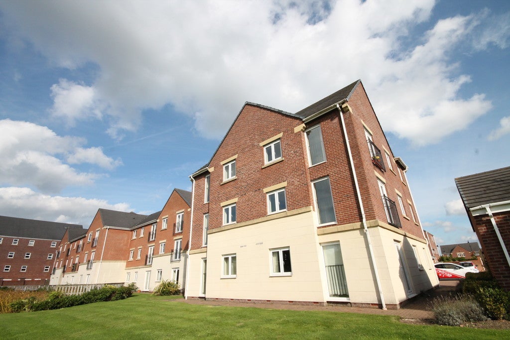 Flat Main Street in Chorley