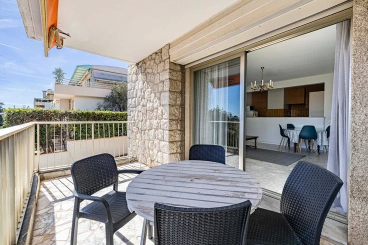 Flat Avenue de l'Orangerie in Antibes