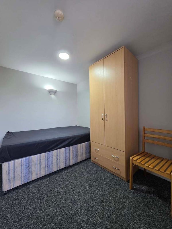 Flat Claude Road in Cardiff