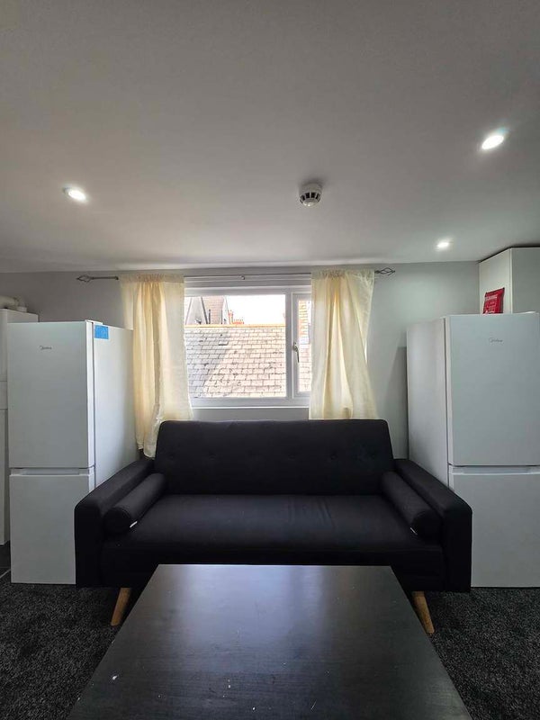 Flat Claude Road in Cardiff