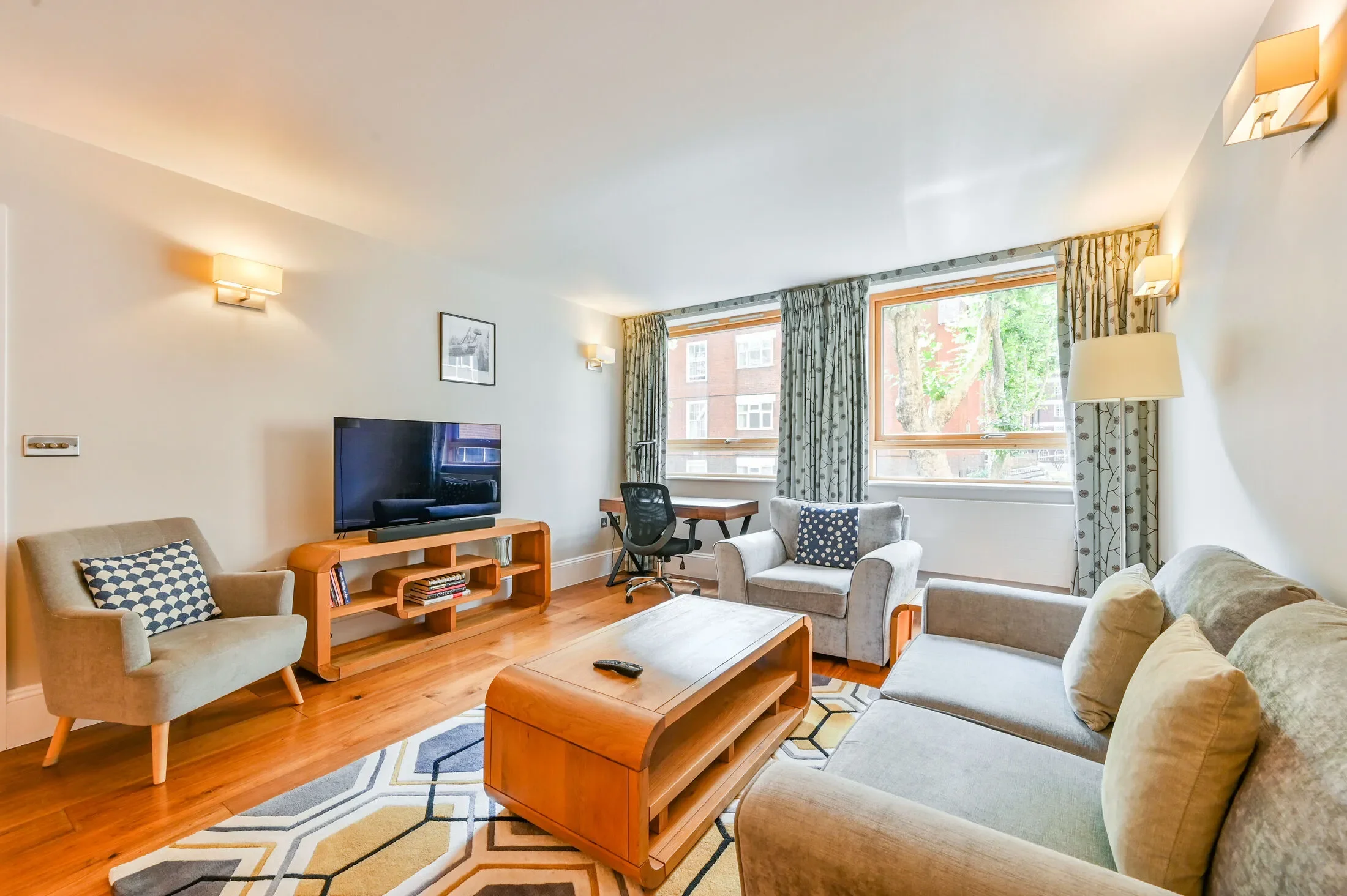 Flat Woburn Place in Greater London