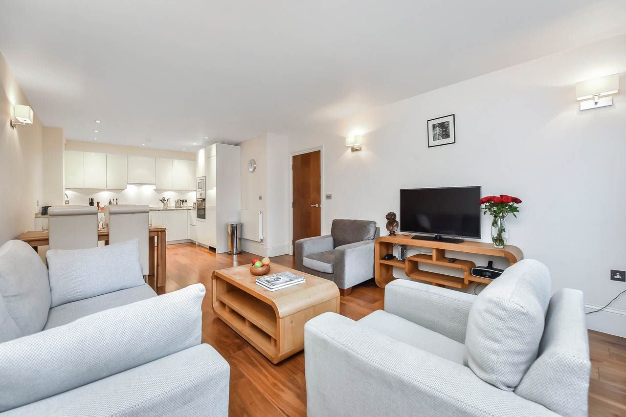 Flat Woburn Place in Greater London