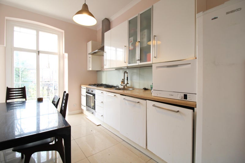 Room Brixton Hill in Greater London