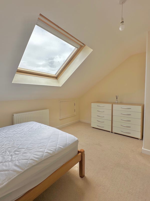 Room Craven Avenue in Greater London