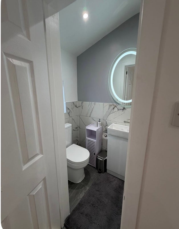 Room Harewood Road in Greater London