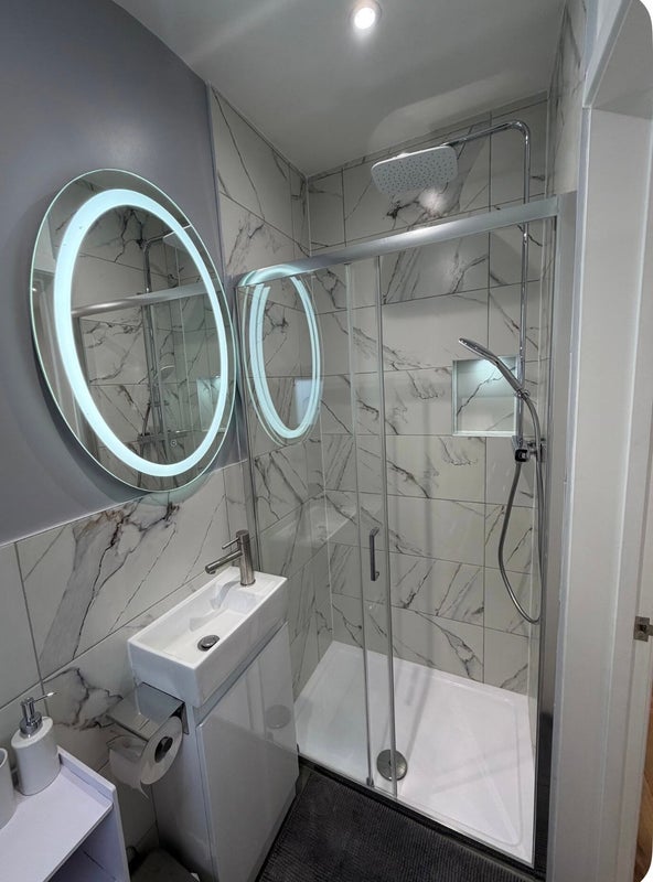 Room Harewood Road in Greater London