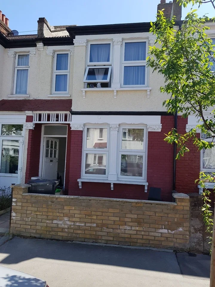 Room Capri Road in Greater London