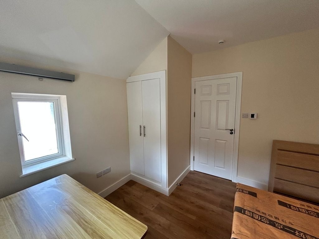 Room Meadowside in Greater London