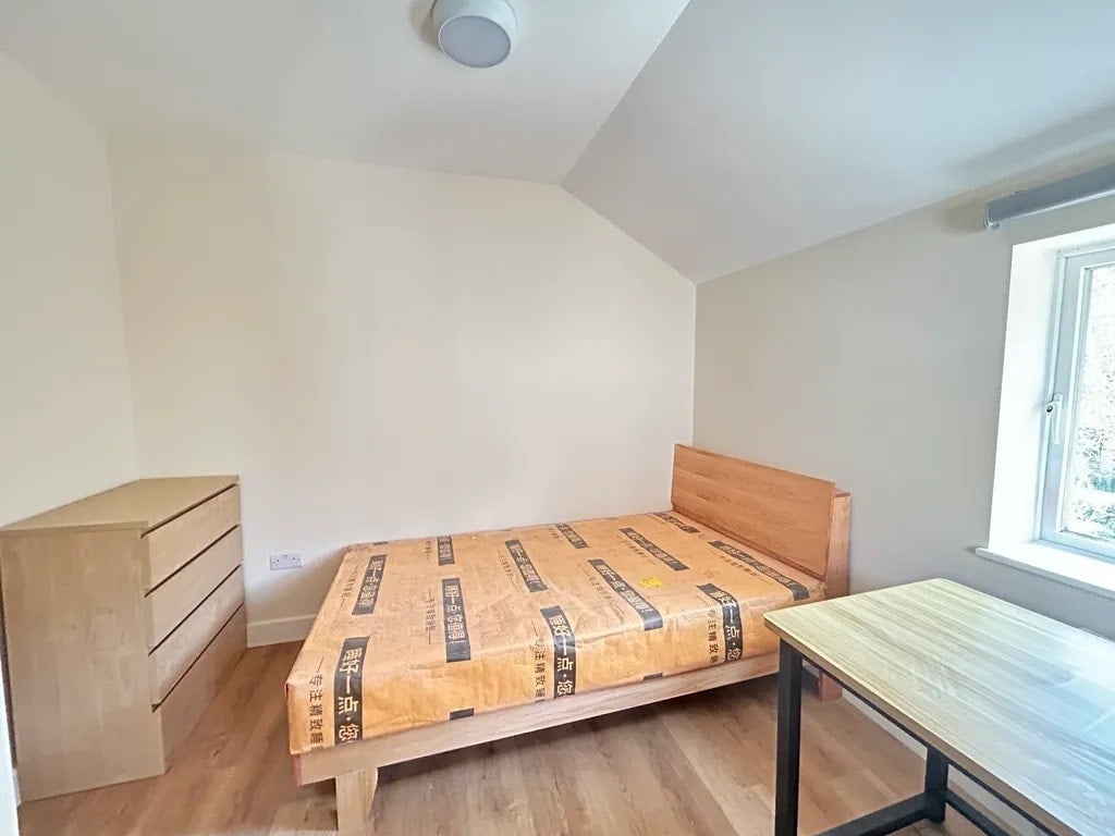 Room Meadowside in Greater London