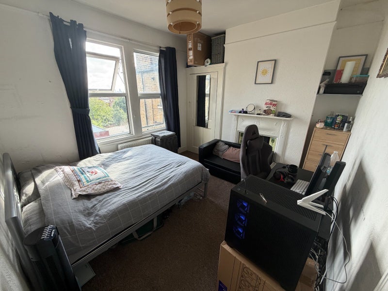 Room Green Lanes in Greater London