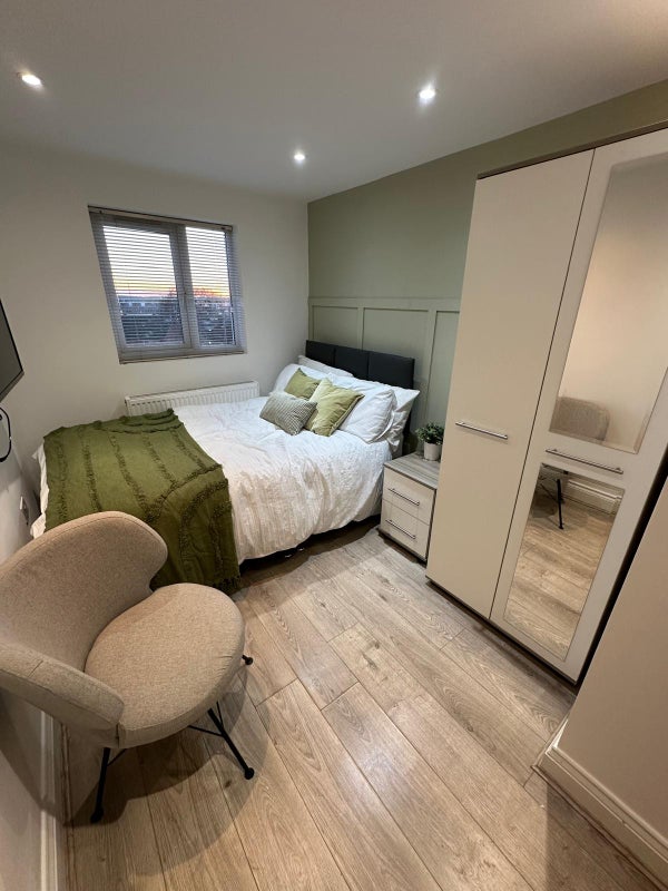 Room Grove Lane in Ipswich