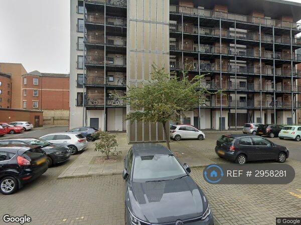 Flat Elbe Street in City of Edinburgh