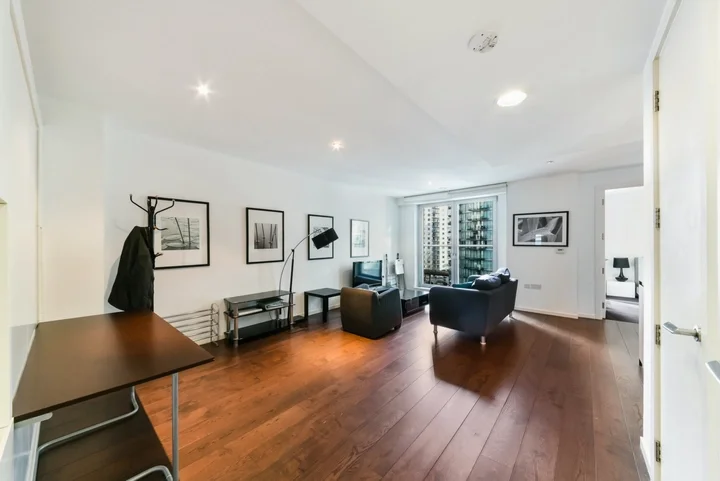 Flat Oakland Quay in Greater London