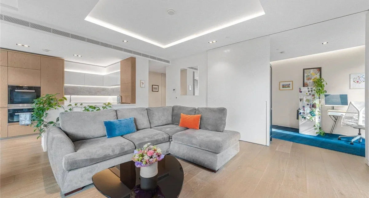 Flat Pearson Square in City of Westminster