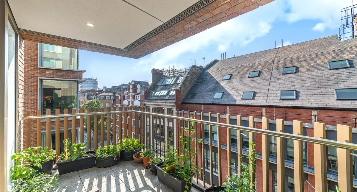 Flat Pearson Square in City of Westminster