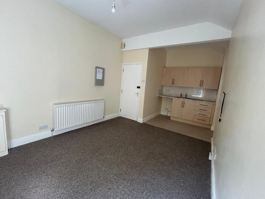 Room Scott Lidgett Road in Stoke-on-Trent