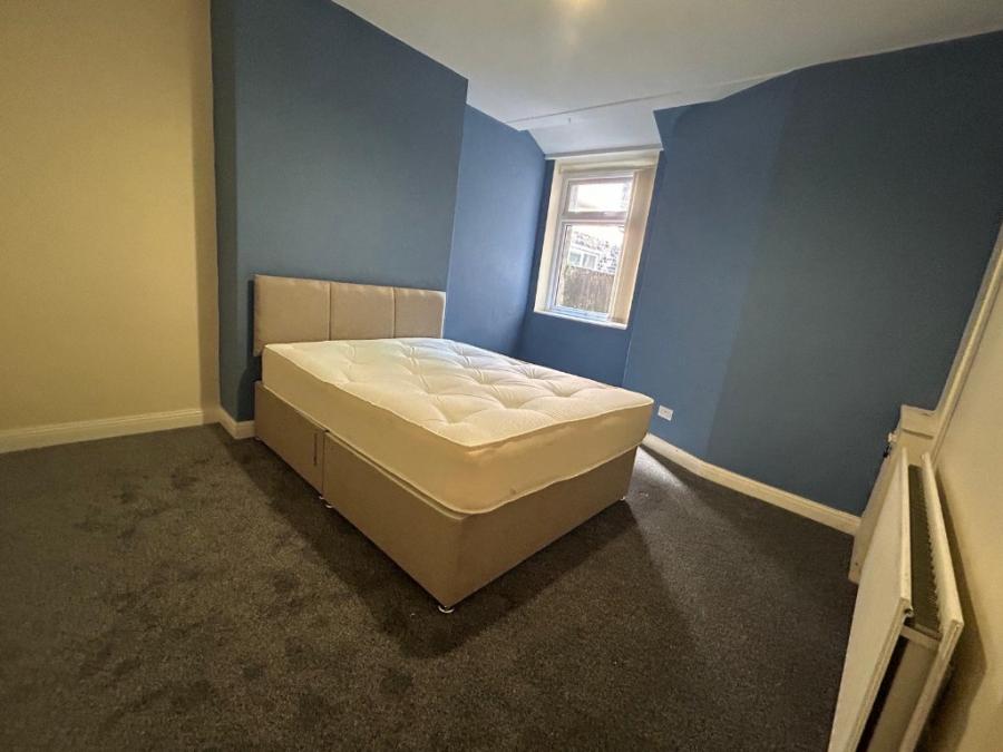 Room Scott Lidgett Road in Stoke-on-Trent