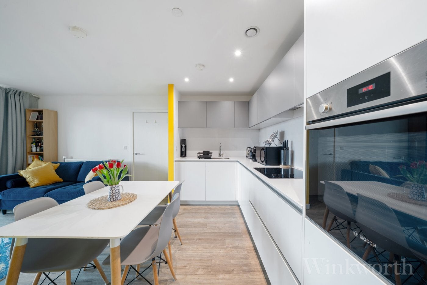 Flat Goodwood Road in Greater London