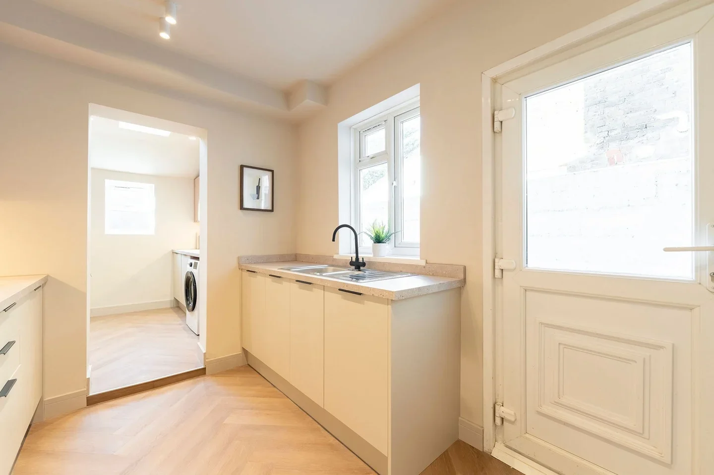 Room Hughenden Road in High Wycombe