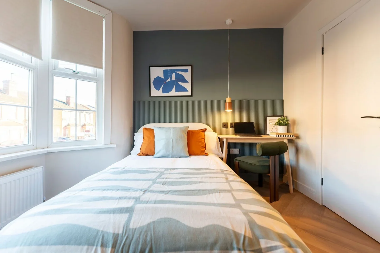 Room Hughenden Road in High Wycombe