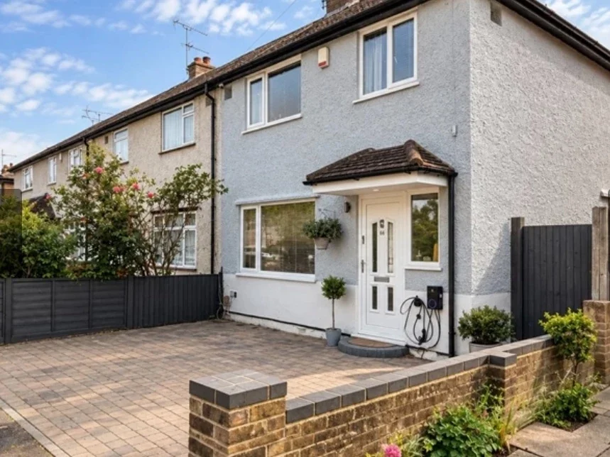 House Napsbury Avenue in London Colney