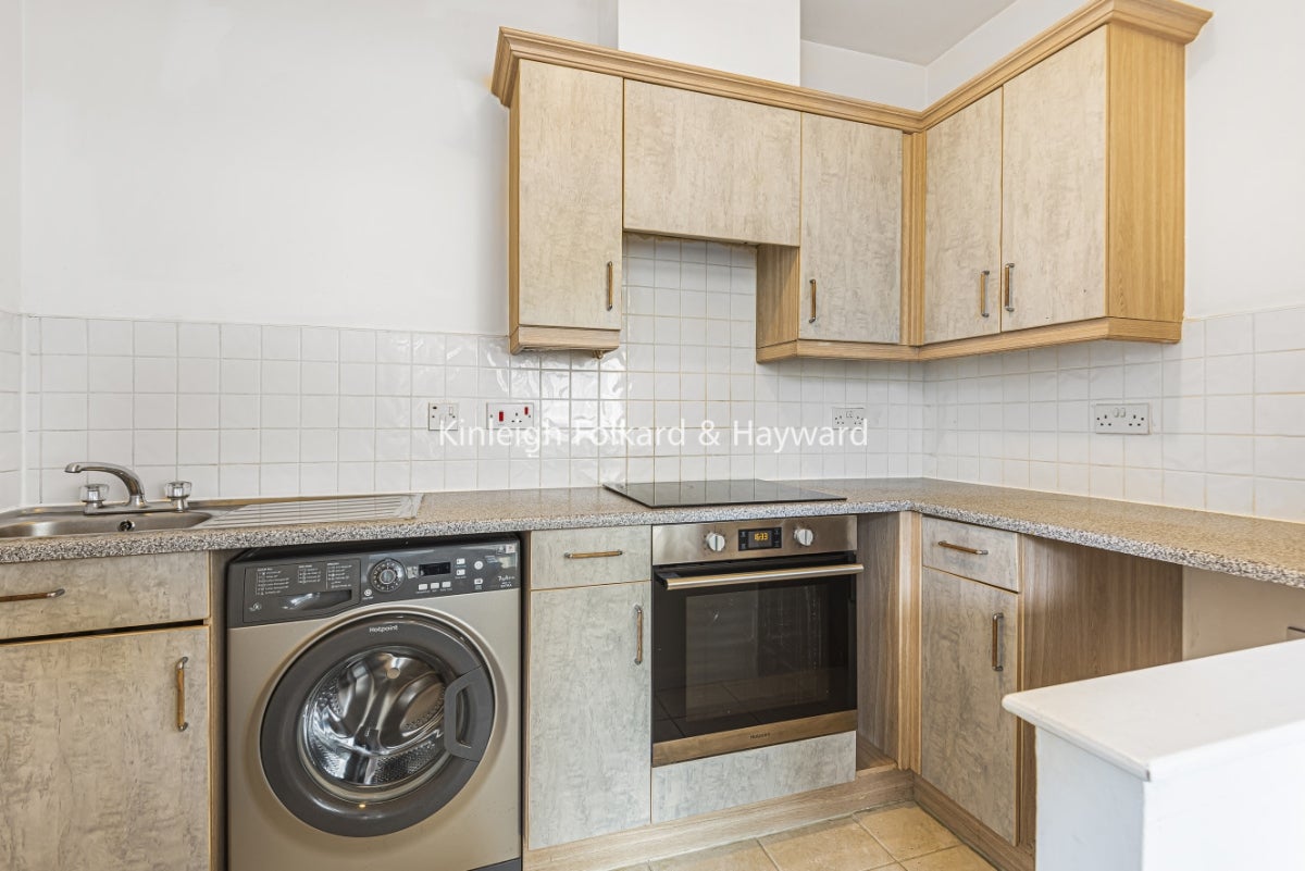 Flat Rockingham Street in Greater London