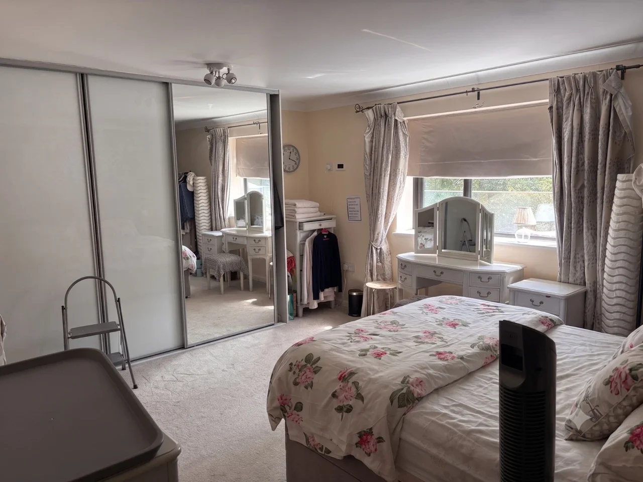 Flat Swakeleys Road in Greater London
