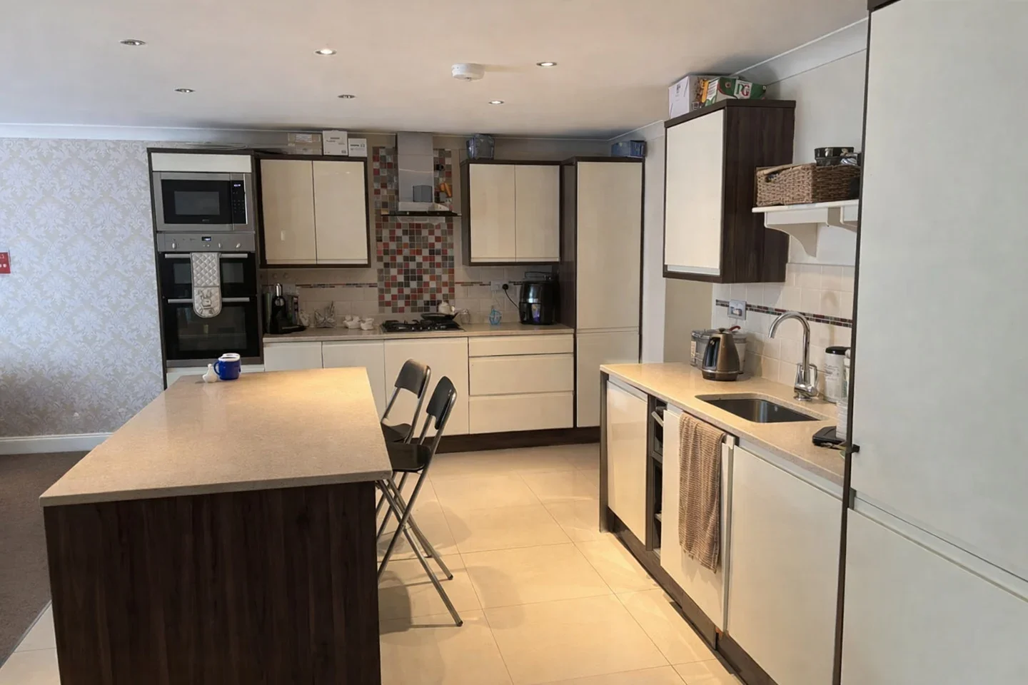 Flat Swakeleys Road in Greater London
