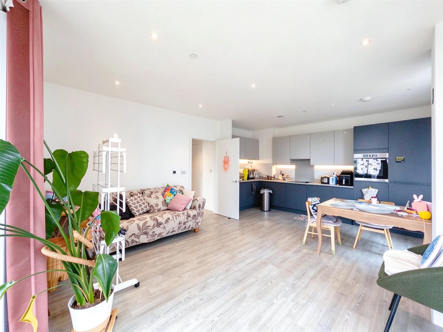 Flat Harrow Manorway in London