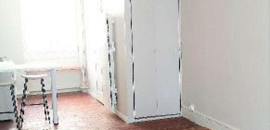 Flat Rue Antoine Charial in Lyon